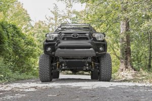 Toyota Tacoma Suspension Lift Kit - Rough Country - N3 Struts - '05-'15